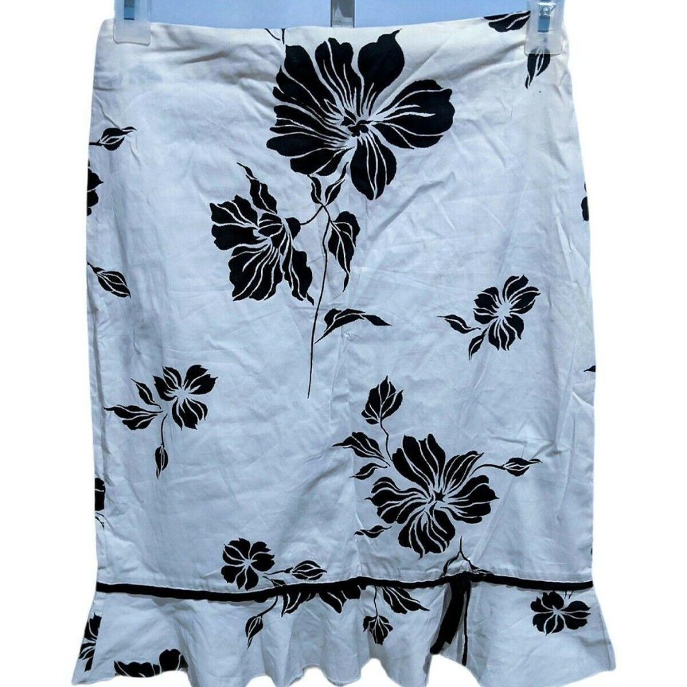 Millenium White and Black Floral Print Cotton Skirt Size S